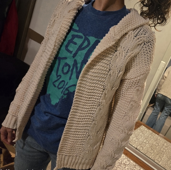 Open Front Cable Knit Sweater - Picture 5 of 5